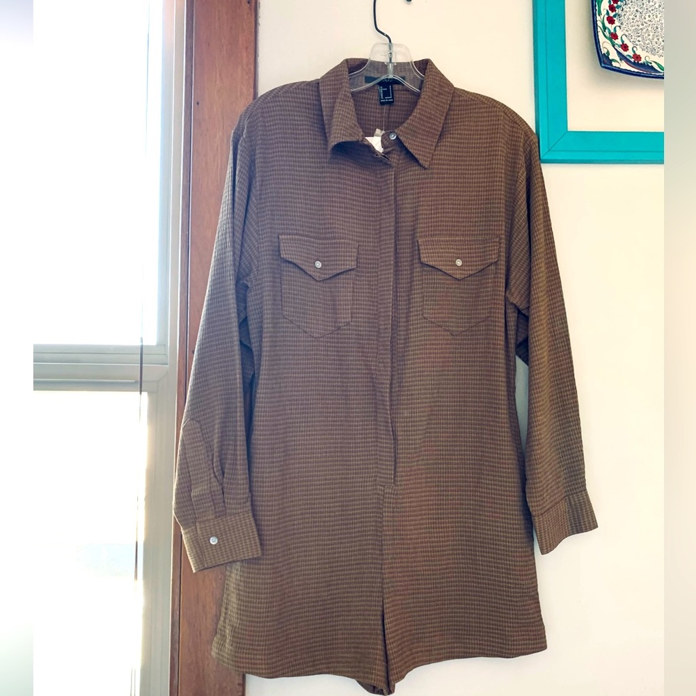 Jumpsuit, camel colored.